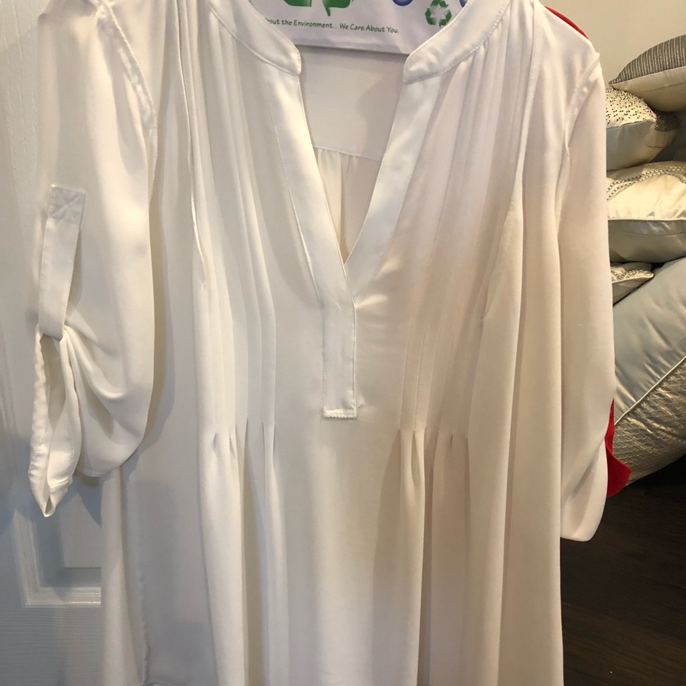 BCBG maternity tops
